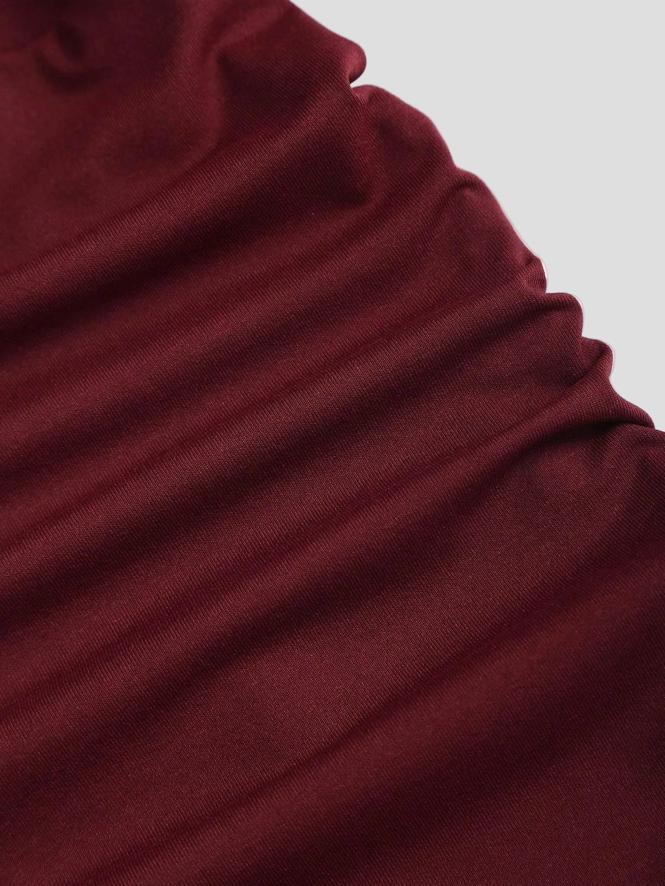 Velora – Gerafftes Neckholder-Top