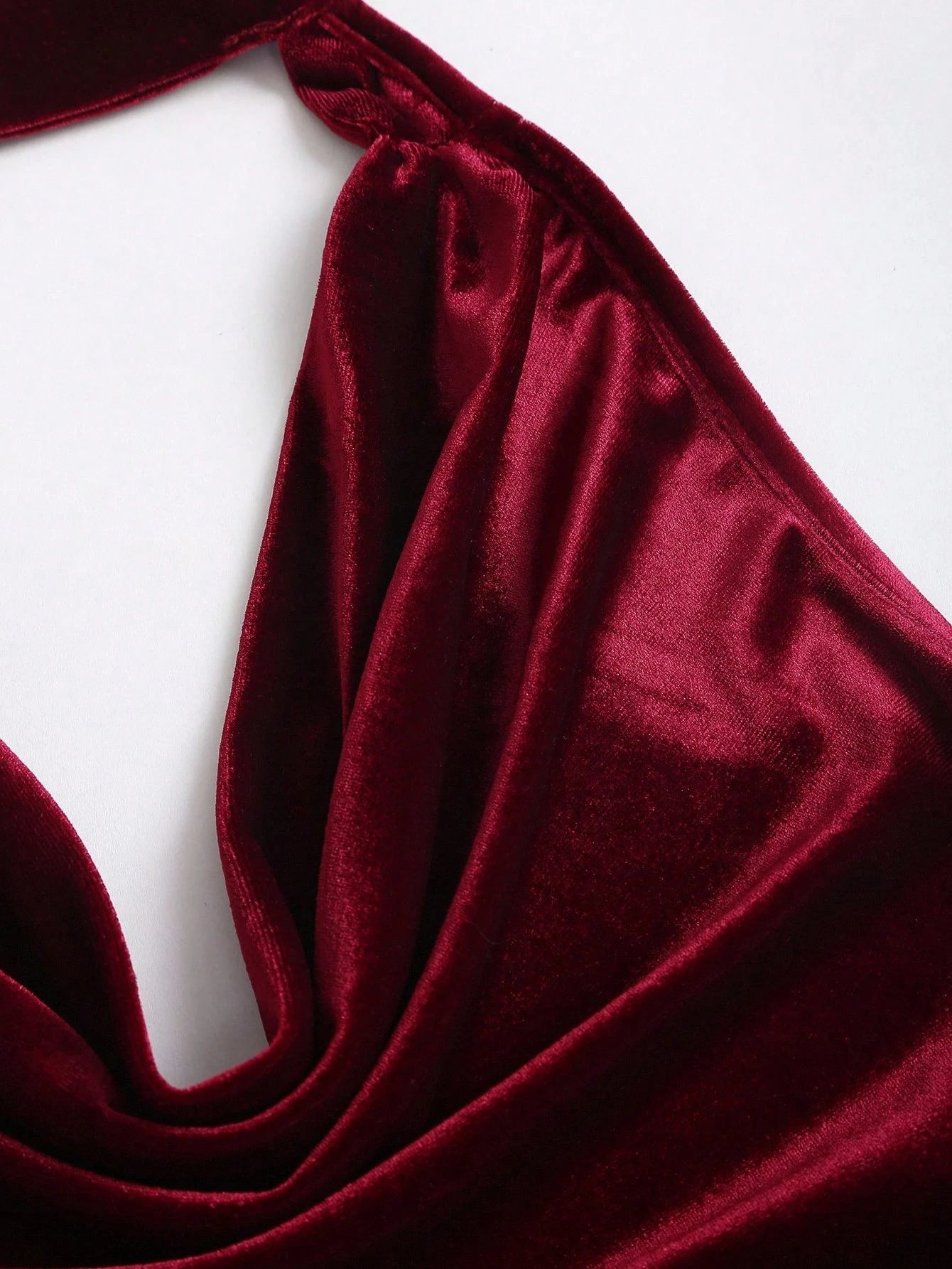 Sweetra Elegante vestido vintage vermelho para festa de ano novo, sofisticado vestido de veludo drapeado, decote sem costas, bainha sereia, sexy e moderno para mulheres, outono/inverno
