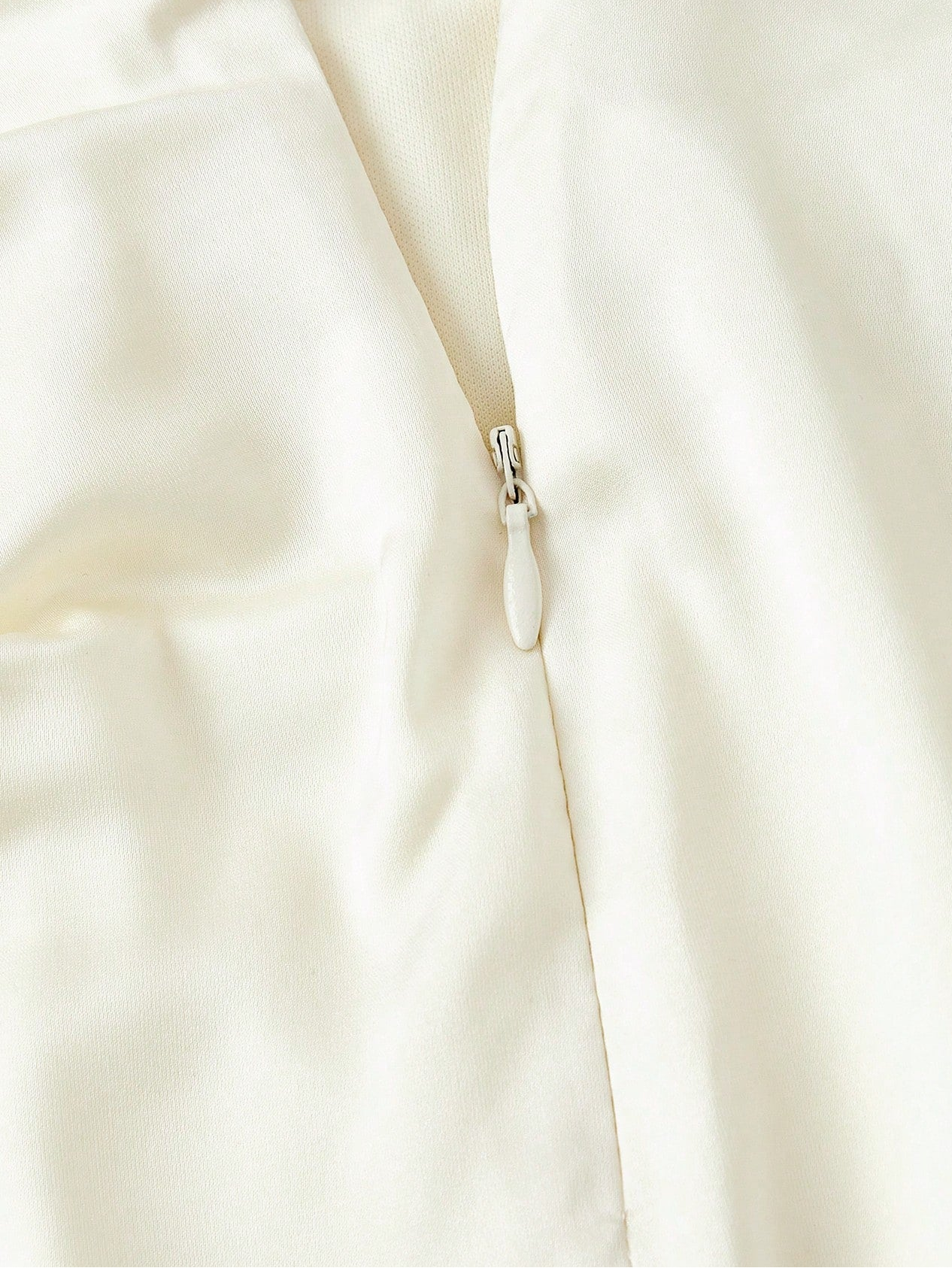 Elisse – Satin Midirock mit Spitze