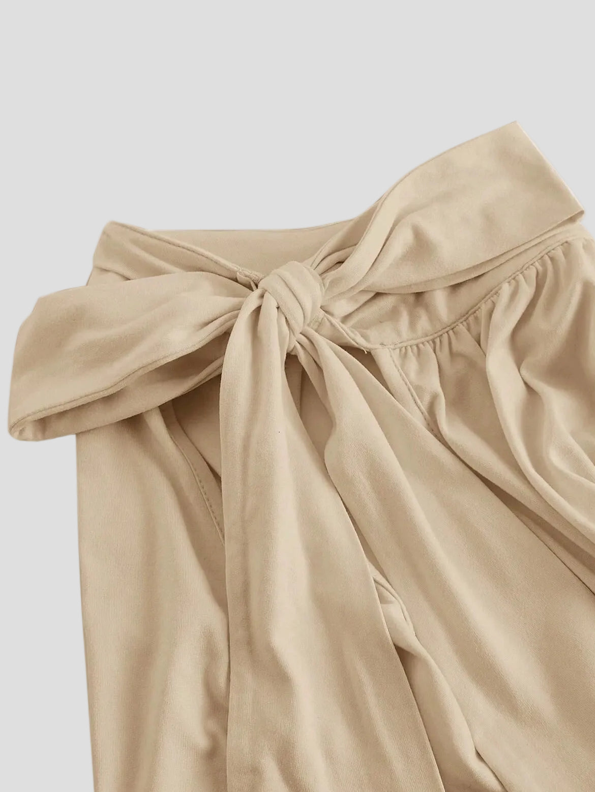Noemi - Drapierte Neckholder-Oberteil