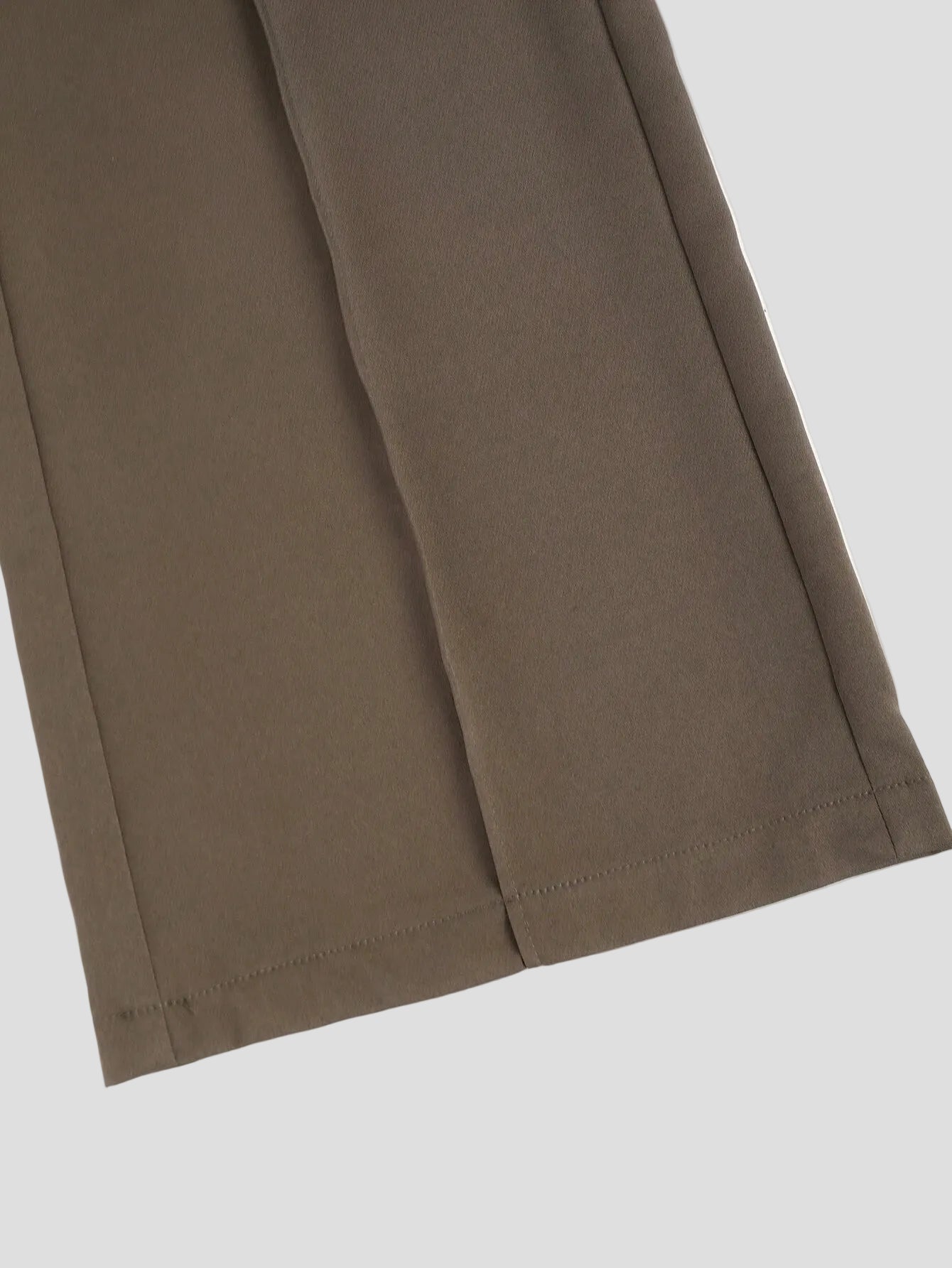 Monique – Taupefarbene, maßgeschneiderte Hose mit geradem Bein