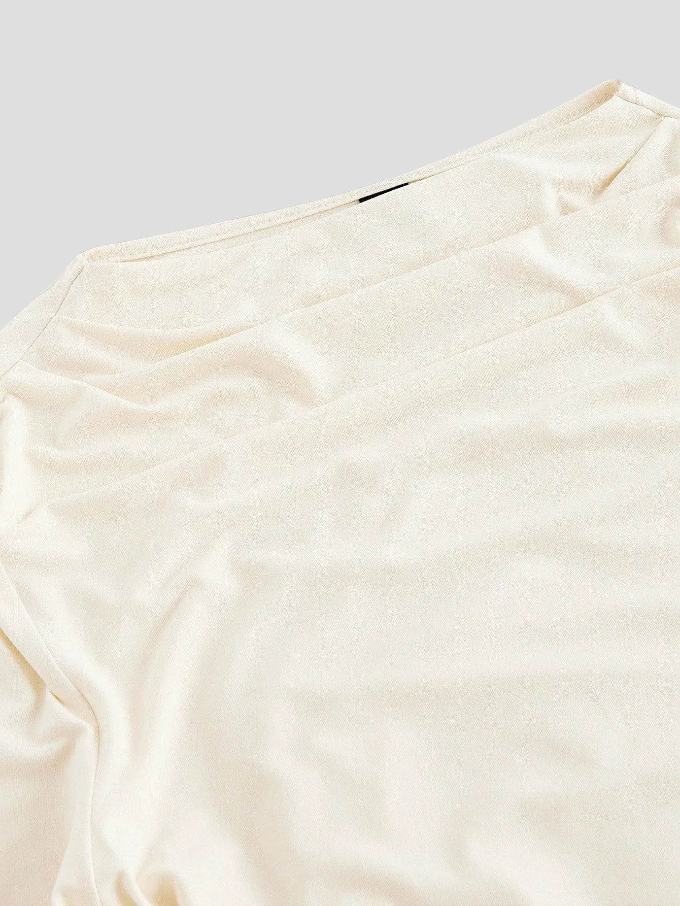 Alina – Asymmetrisches Drapier-Top