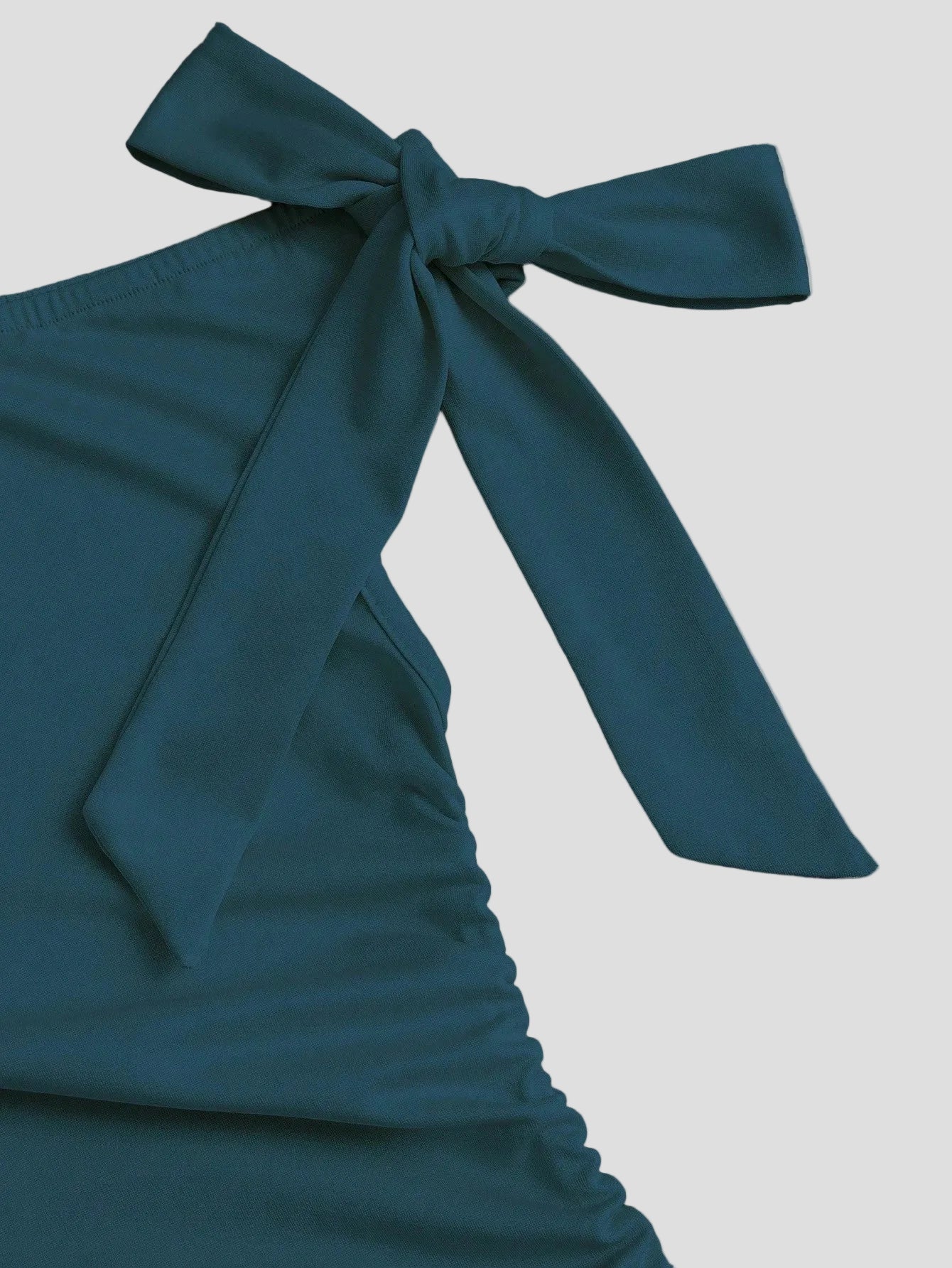 Nadine – Azurblaues Rüschenkleid