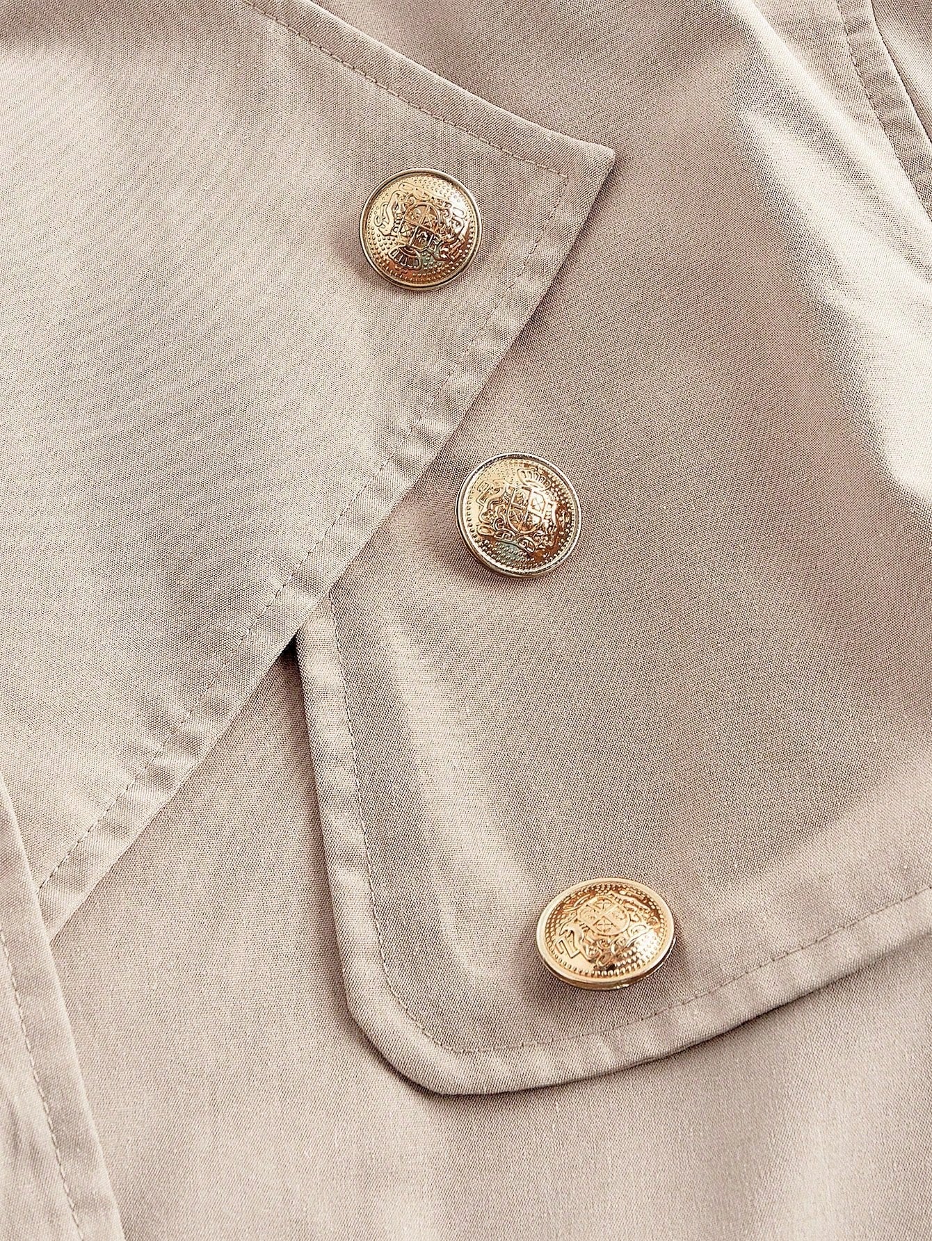 Élodie – Sandfarbener Blazer mit Schneiderei