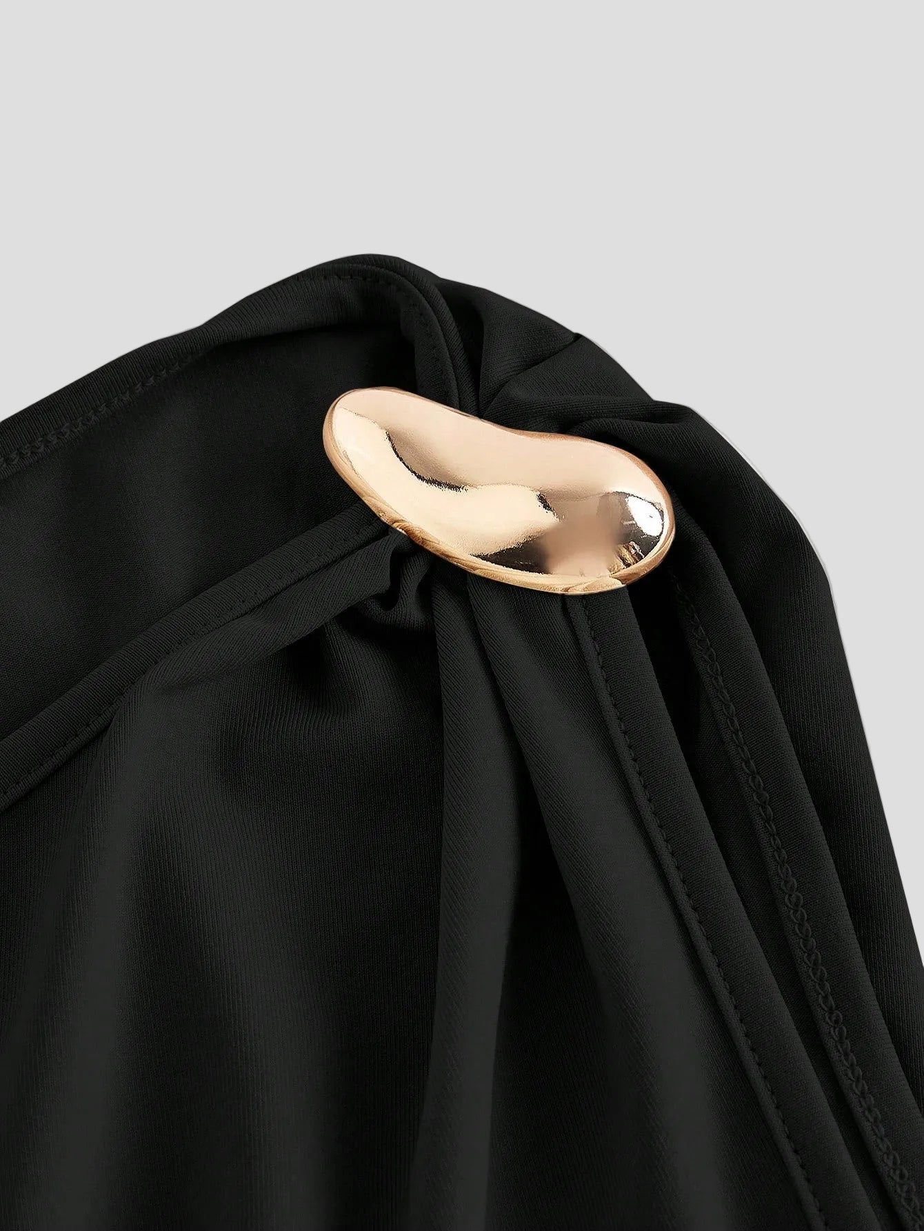 Nadine – Robe de soirée Noire Étoile
