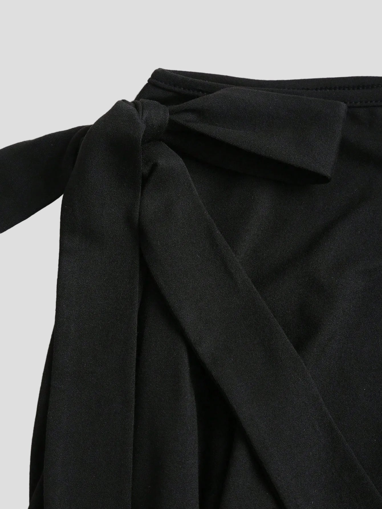 Velora – One-Shoulder-Bogen-Oberteil