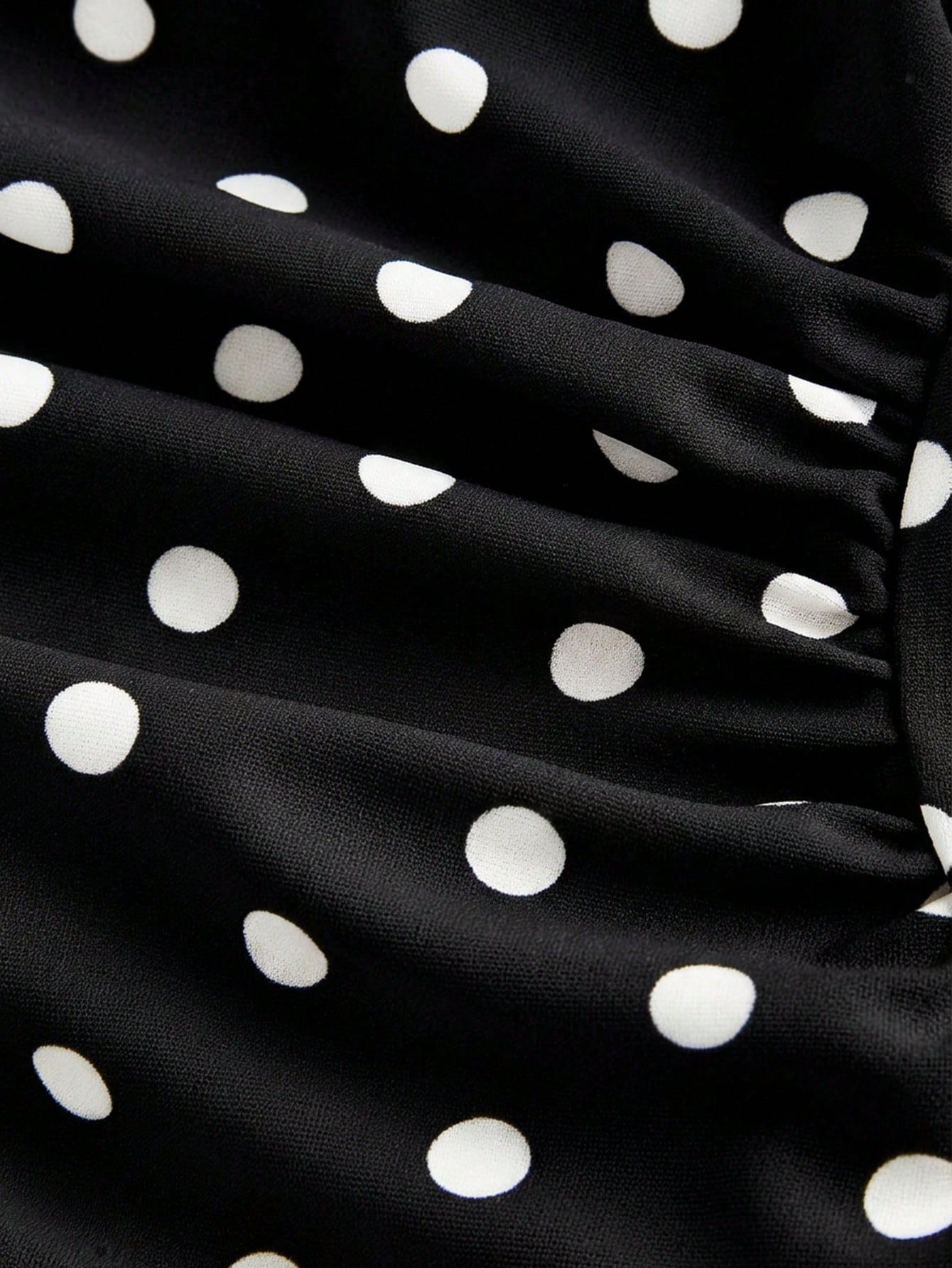 Sabine – Kleid mit schwarzen Punkten