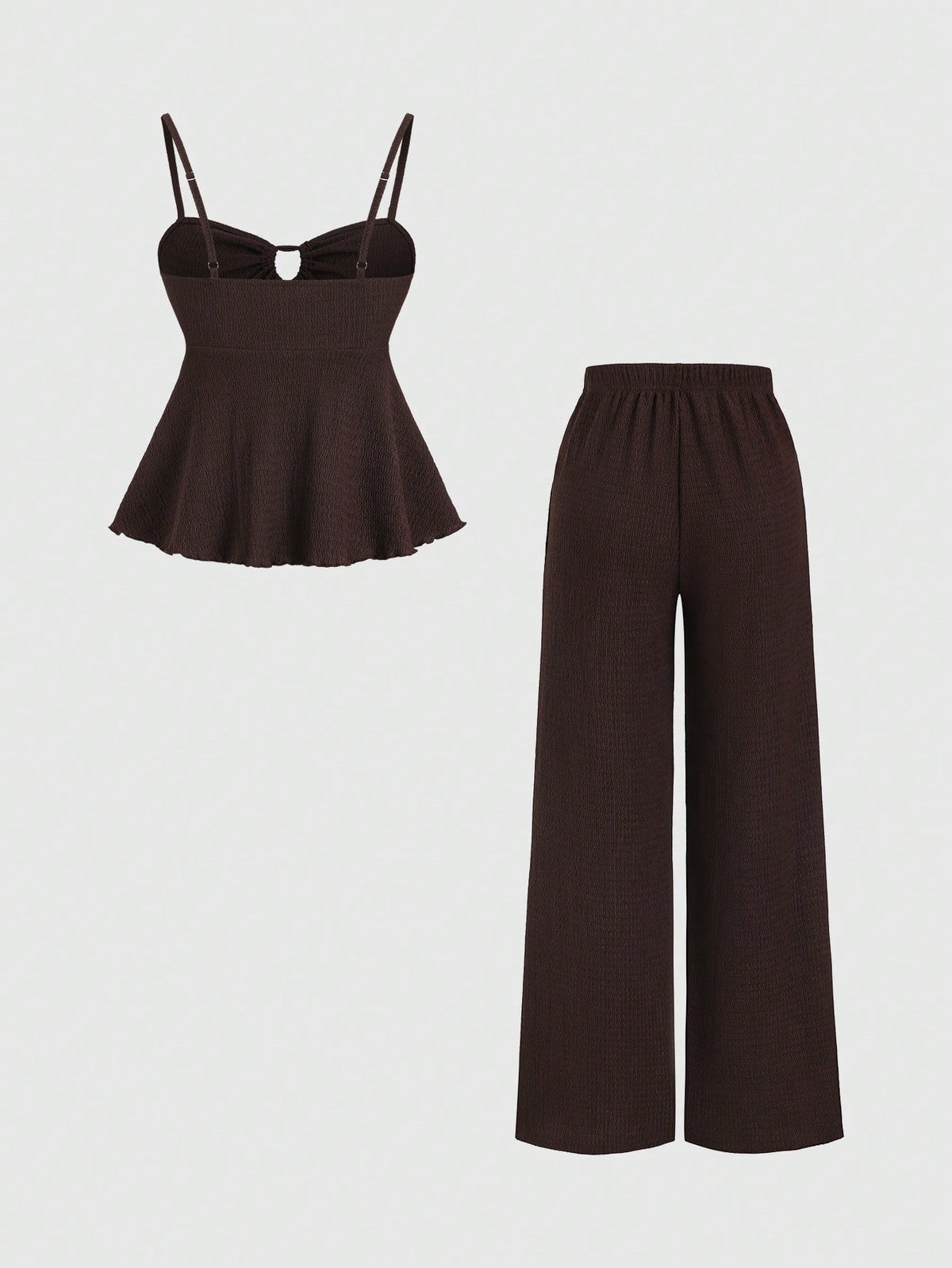Sweetra Conjunpeças, composto por blusa regata cáqui casual com amarração na cintura e calça reta de pernas largas e confortáveis. Ideal para primavera/verão. Blusa marrom chocolate e blusa marrom escura. Look popular no Pinterest. Look feminino.